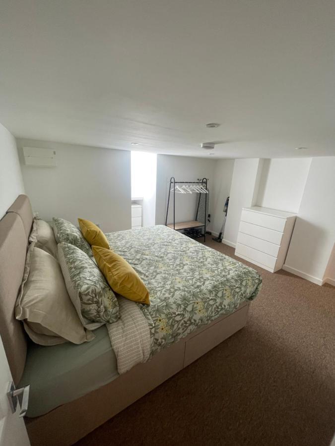 Quaint Central Basement Apartment Hereford Buitenkant foto