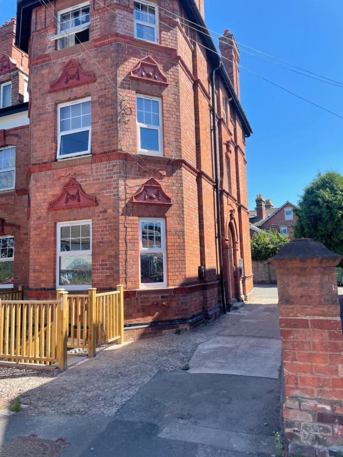 Quaint Central Basement Apartment Hereford Buitenkant foto